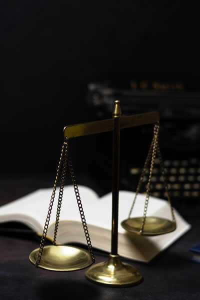 truth-concept-arrangement-with-balance